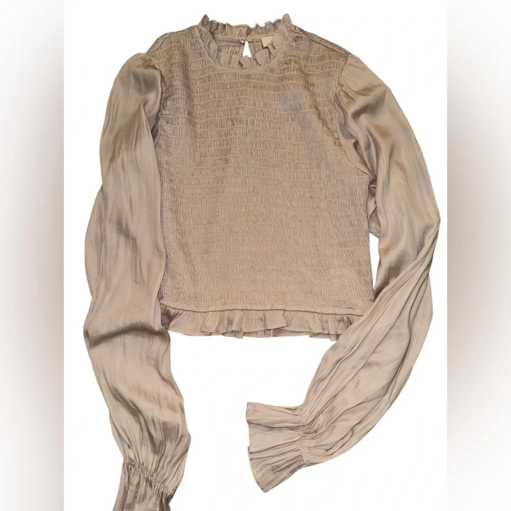 🌼DO+BE satin blouse with bell sleeves